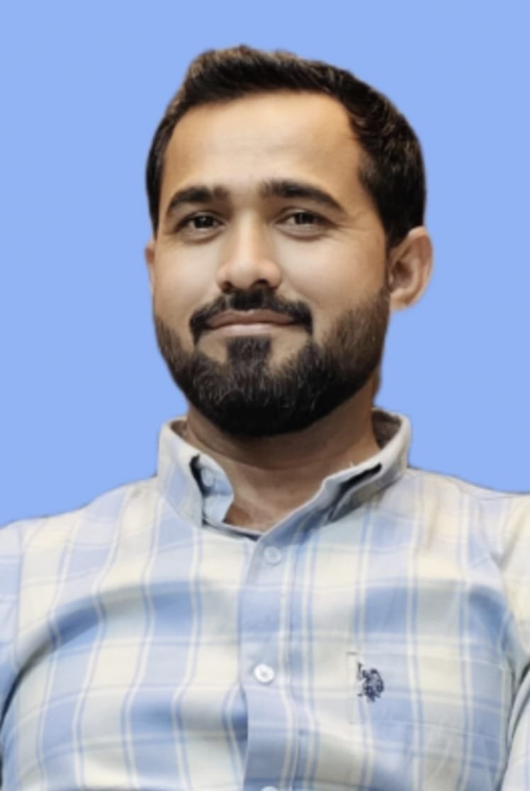 Isu Vasani, Director